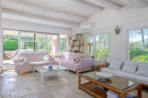 Maison à BORMES-LES-MIMOSAS