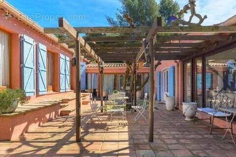 Maison à BORMES-LES-MIMOSAS