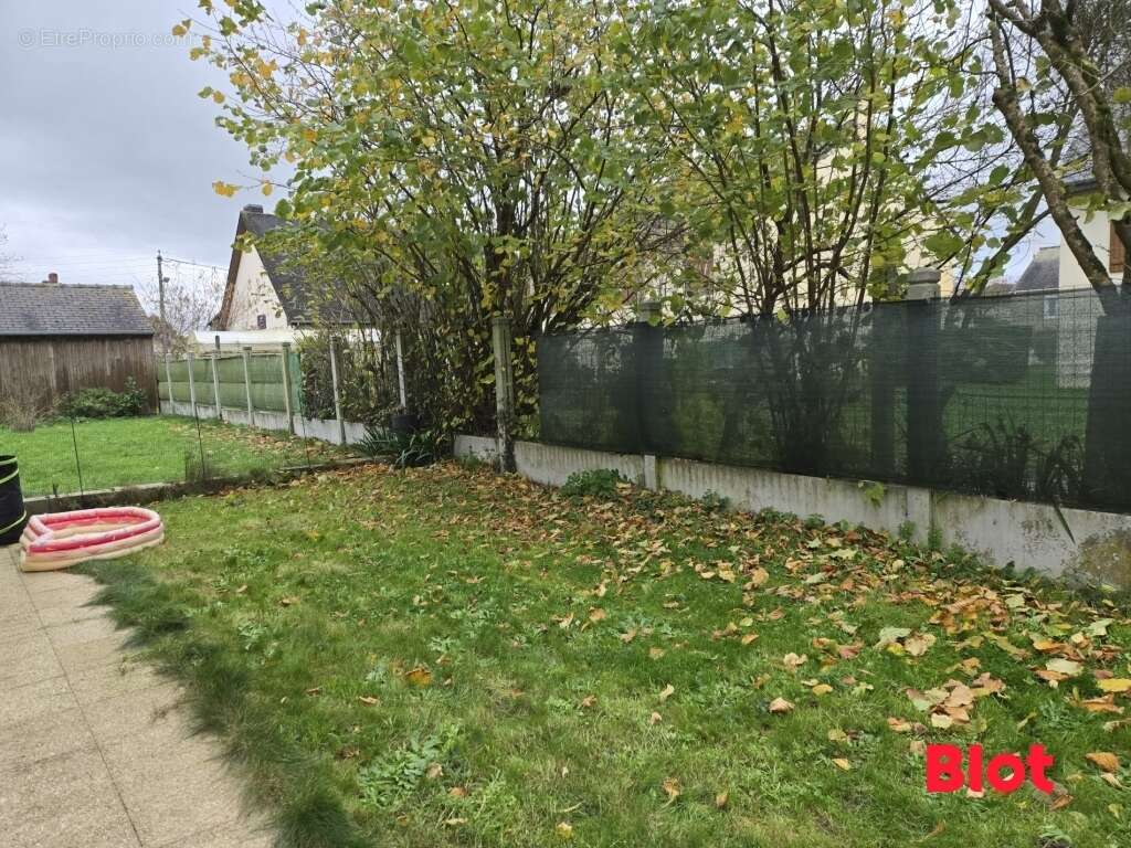 Maison à SAINT-BRICE-EN-COGLES