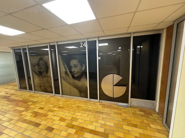 Commerce à MARSEILLE-8E