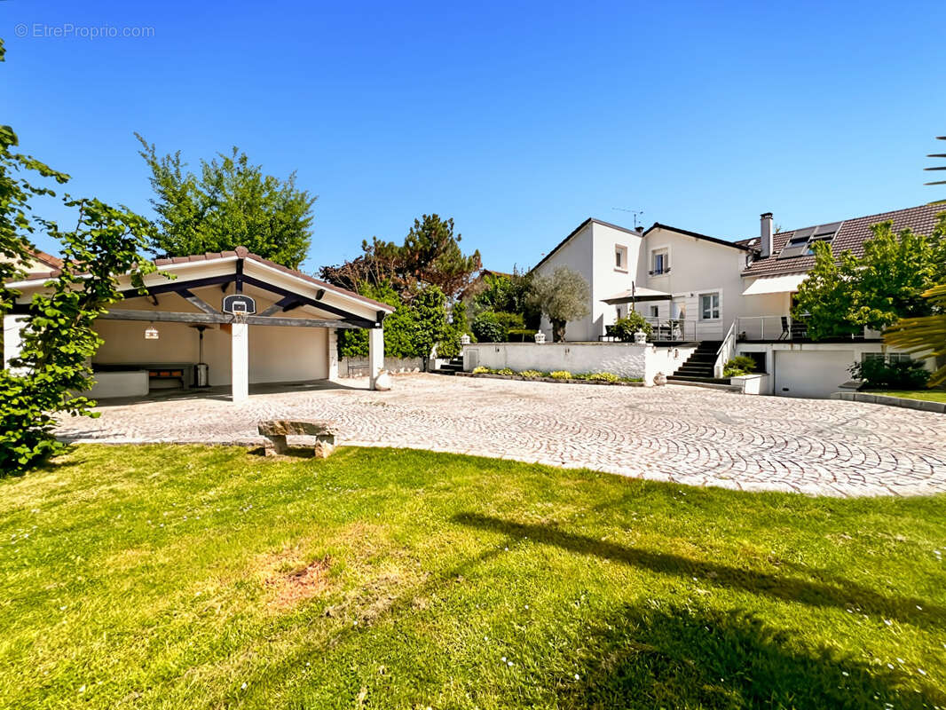 Maison à DAMMARIE-LES-LYS