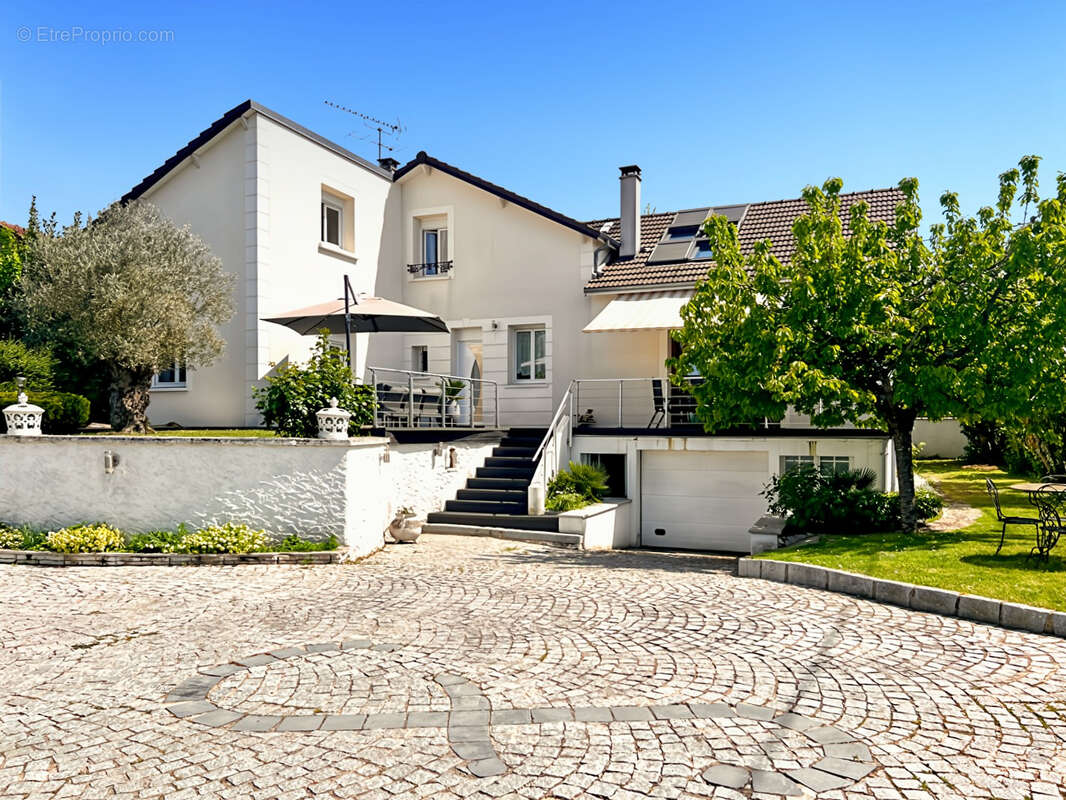 Maison à DAMMARIE-LES-LYS