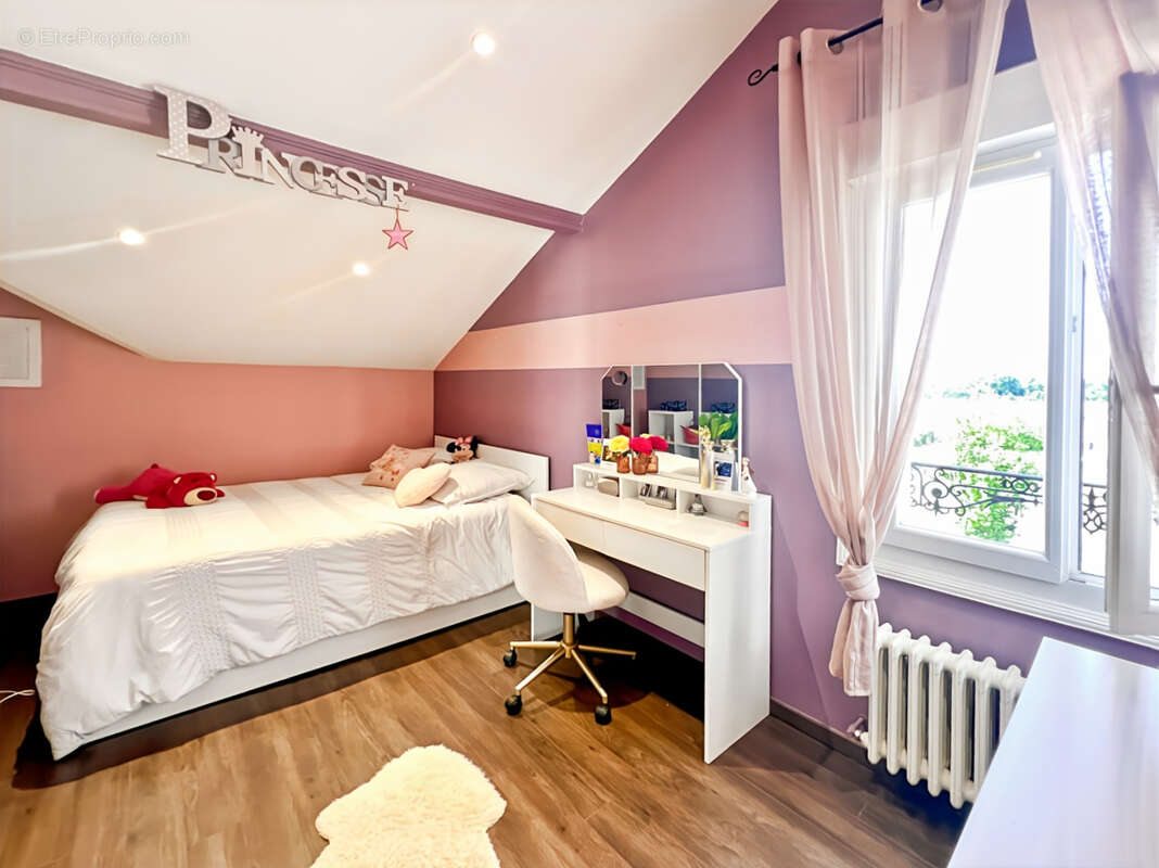 Maison à DAMMARIE-LES-LYS