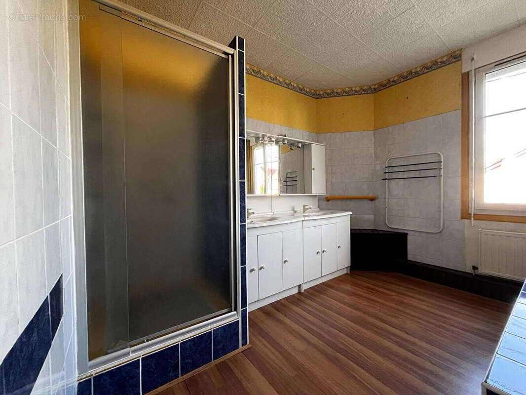 Maison à CHATELLERAULT