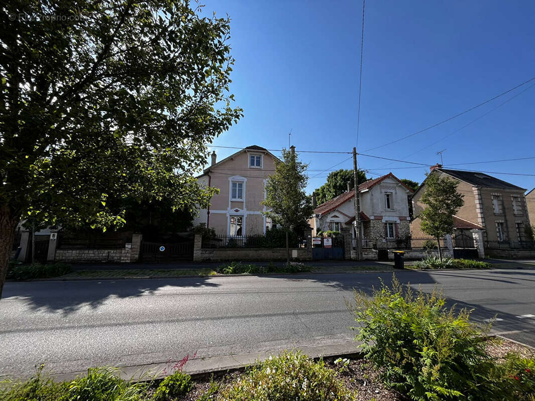 Maison à CHATELLERAULT
