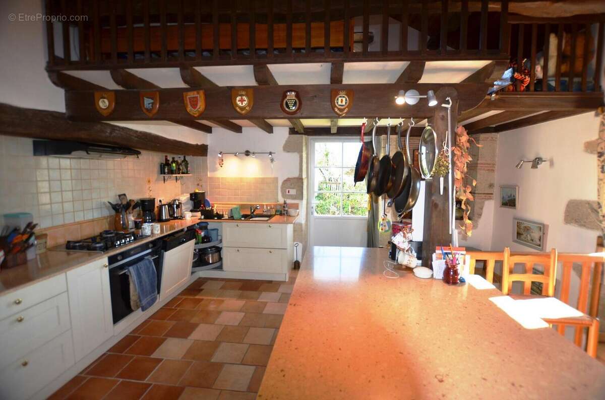 027 - Maison à SAINT-PUY