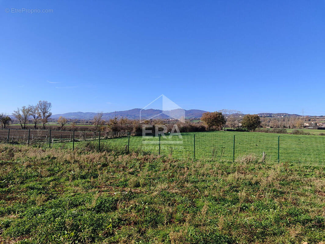 Terrain à TALUYERS
