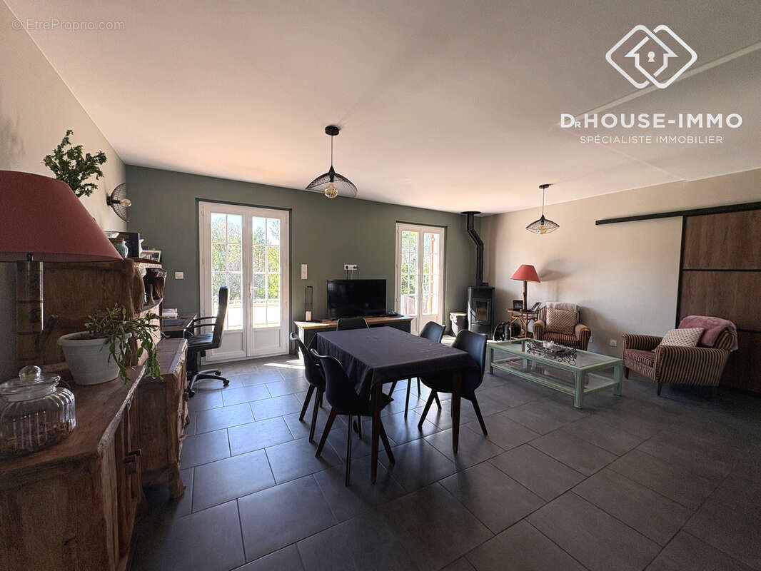 Maison à BOURDEILLES