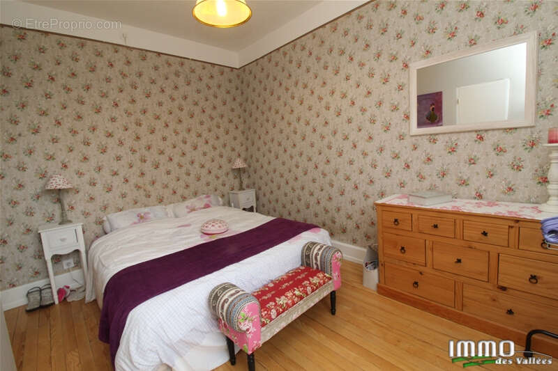 Maison à GRANGES-SUR-VOLOGNE