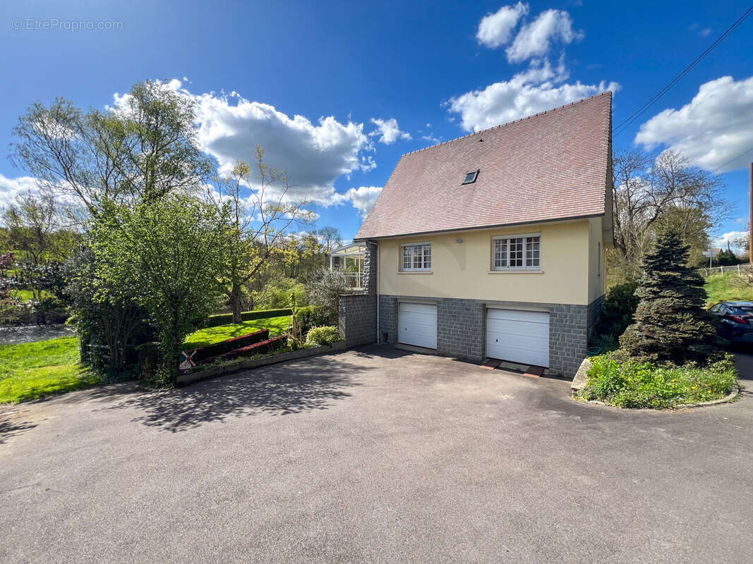 Maison à PONT-D&#039;OUILLY