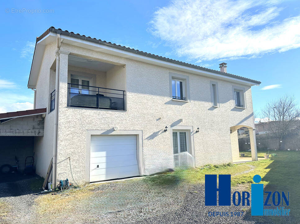 Maison à CHAZELLES-SUR-LYON