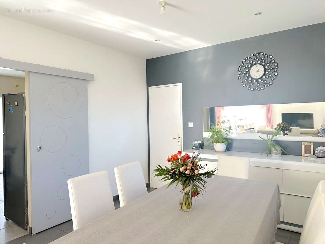 Maison à CHAZELLES-SUR-LYON