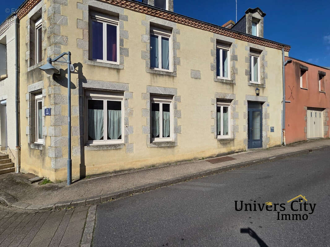 Maison à ROCHESERVIERE