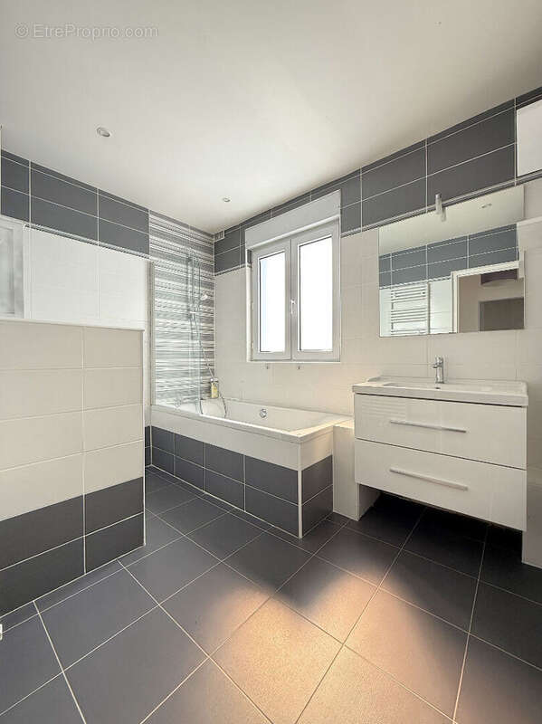 Maison à NEUILLY-PLAISANCE