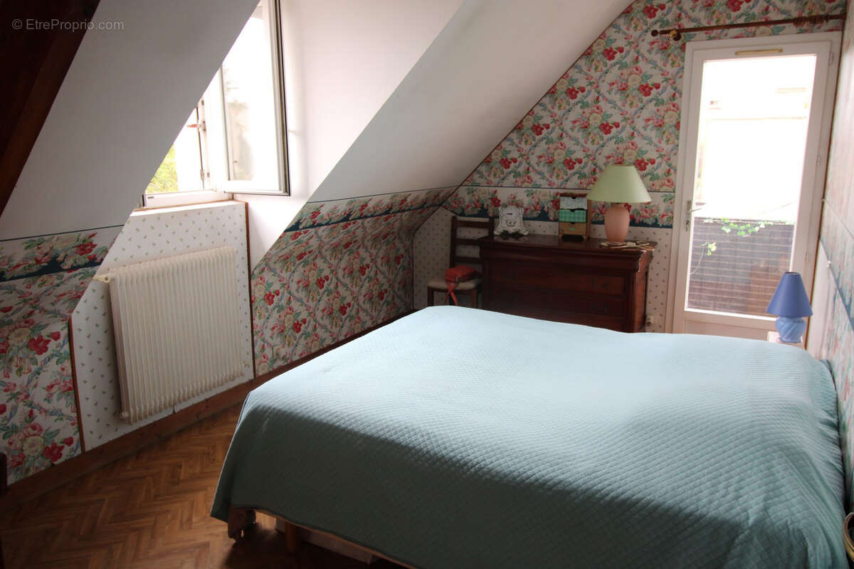 Maison à SARTROUVILLE