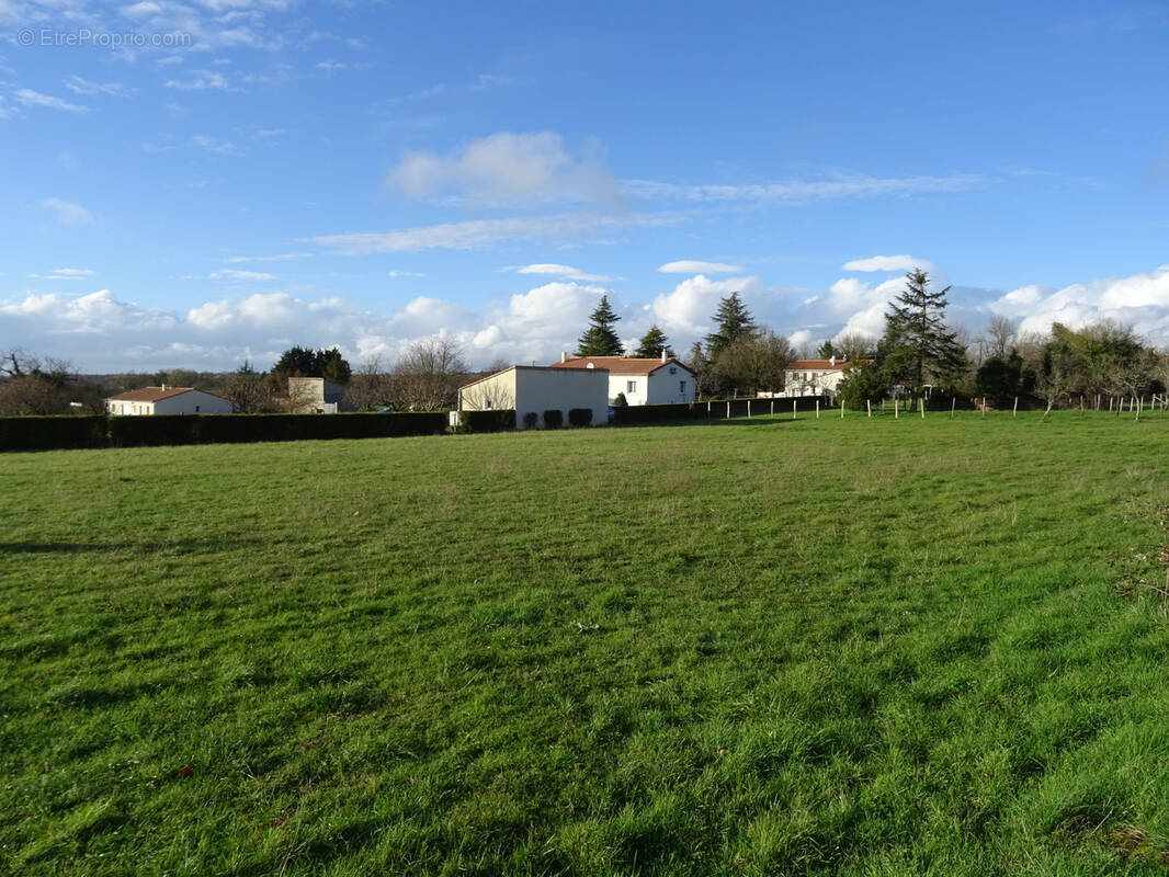 Terrain à BRIE