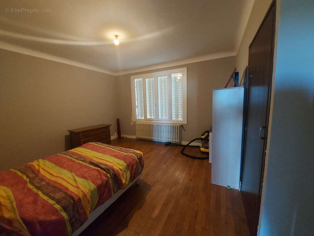 Maison à BESSINES-SUR-GARTEMPE