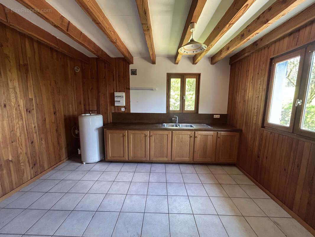 Maison à SAINT-YRIEIX-LE-DEJALAT