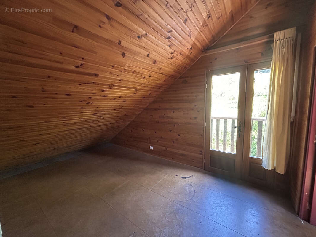 Maison à SAINT-YRIEIX-LE-DEJALAT