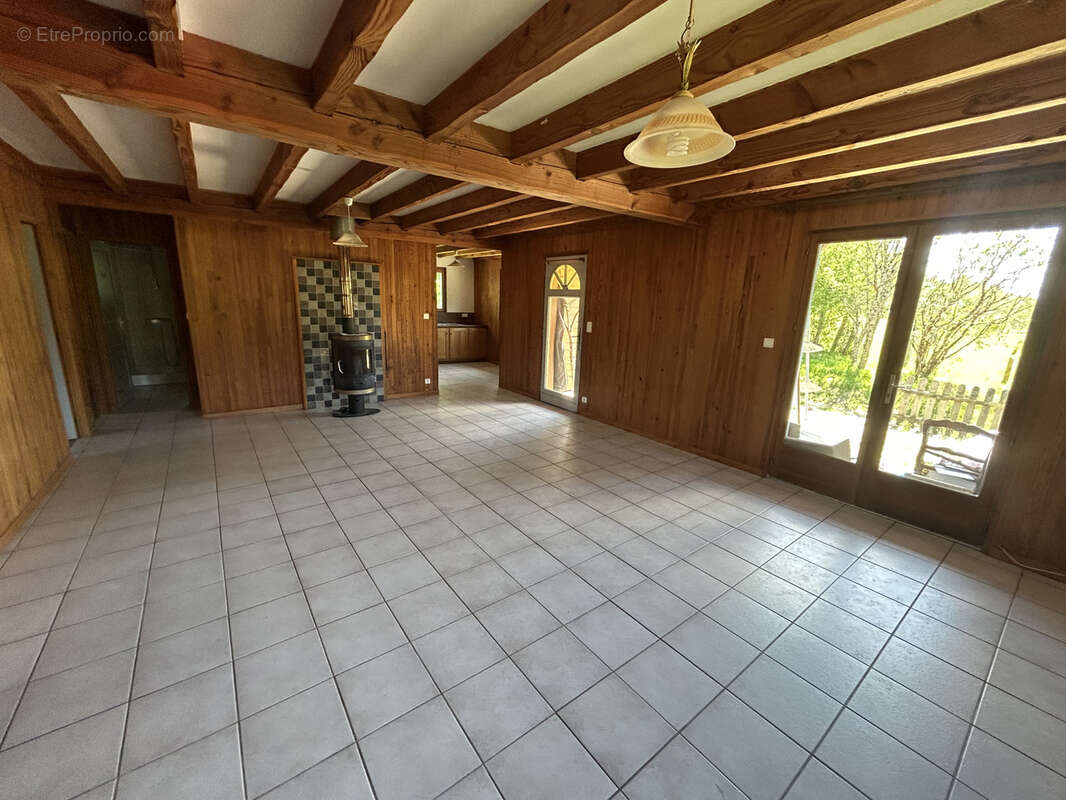 Maison à SAINT-YRIEIX-LE-DEJALAT