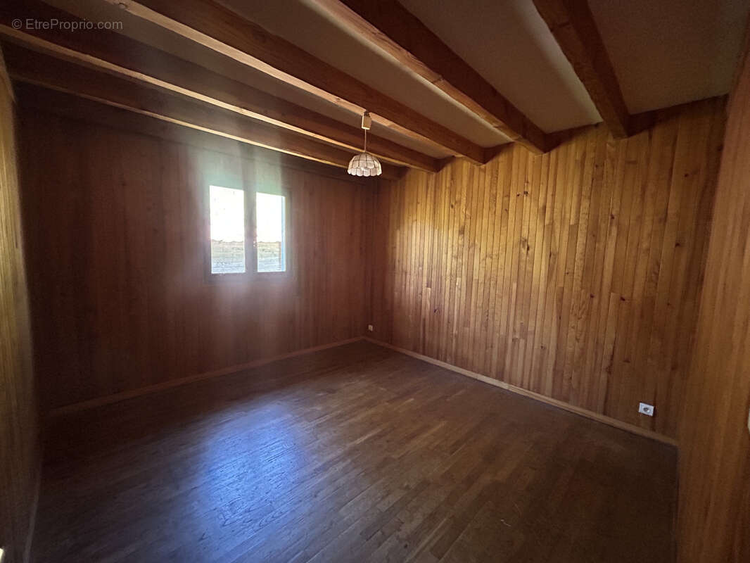 Maison à SAINT-YRIEIX-LE-DEJALAT