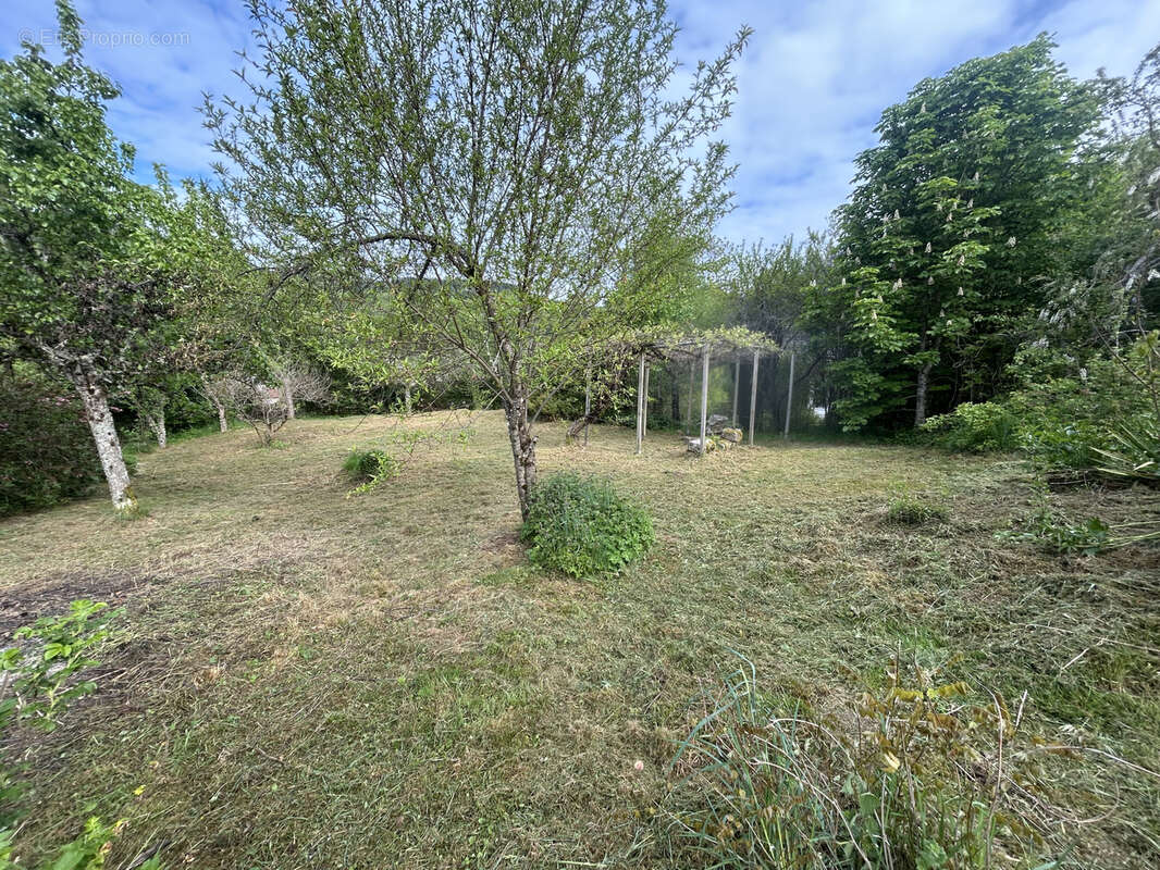 Maison à SAINT-YRIEIX-LE-DEJALAT