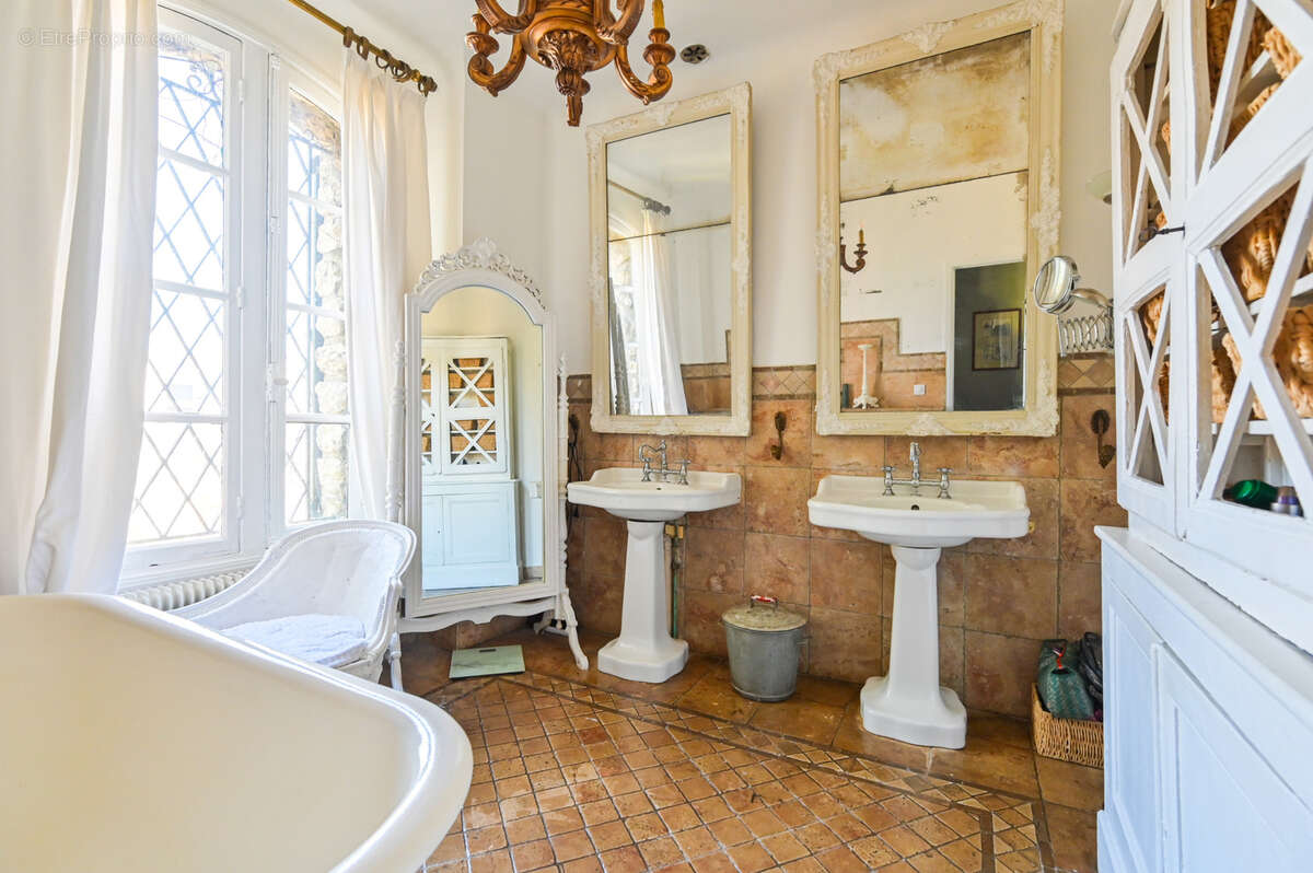 Maison à SAINT-MAUR-DES-FOSSES