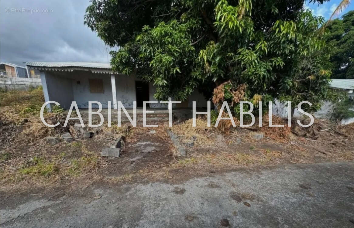 Terrain à SAINT-PIERRE