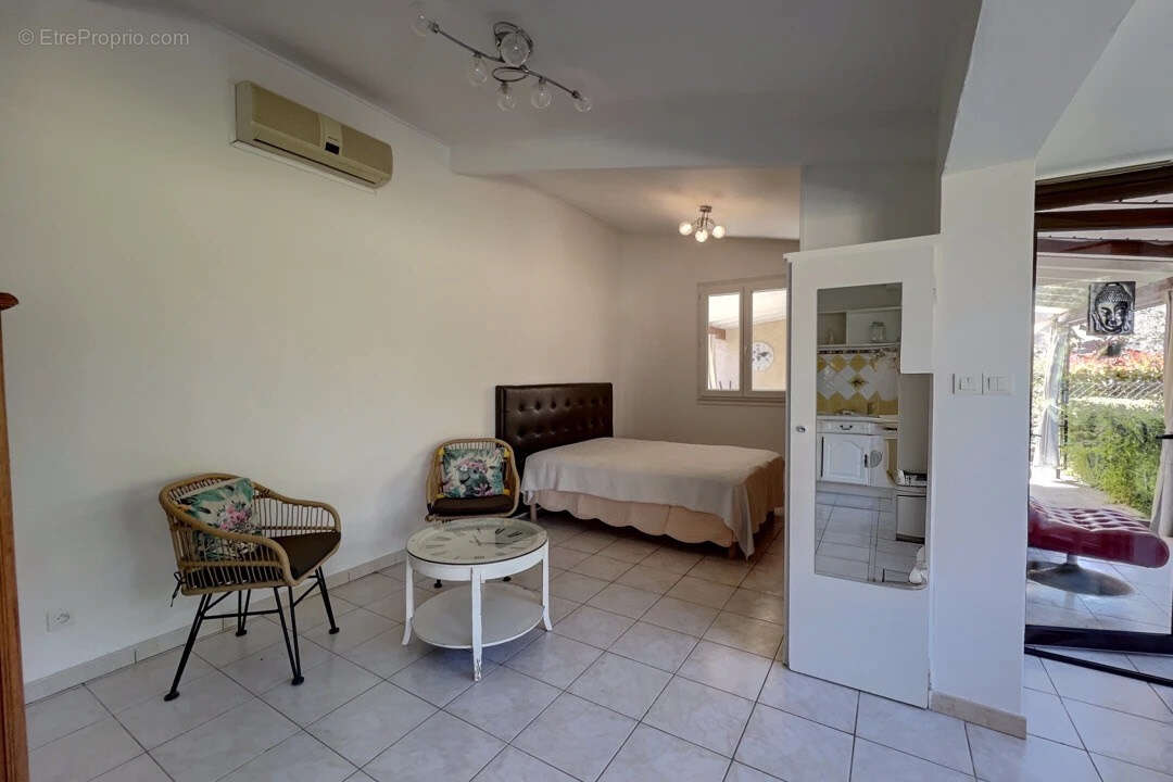 Maison à SAUSSET-LES-PINS