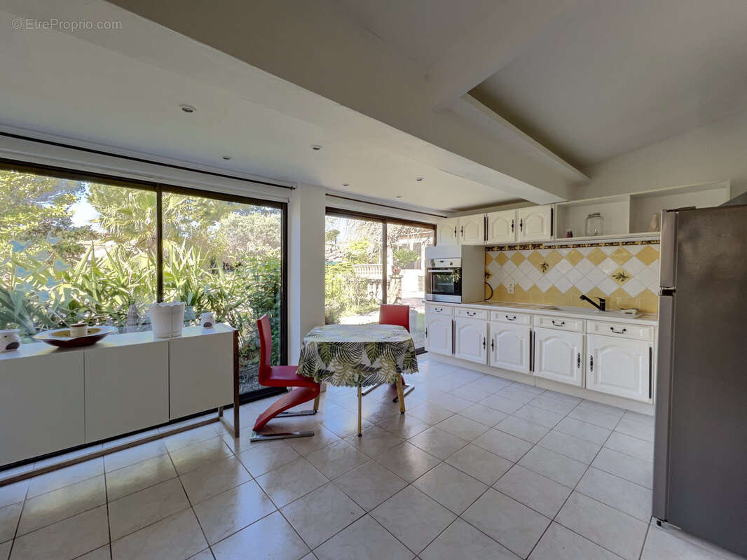 Maison à SAUSSET-LES-PINS