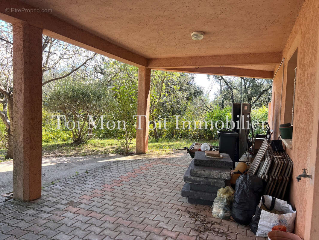 Maison à SAINT-JEAN-DE-CRIEULON