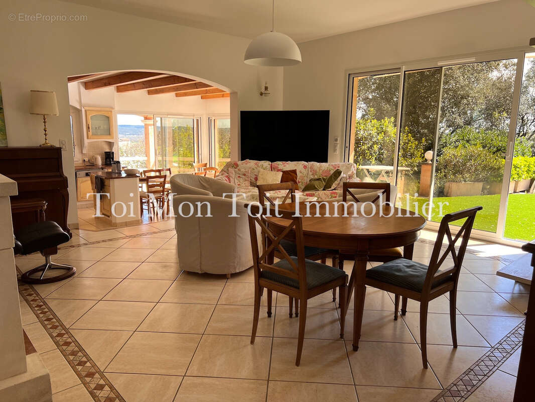 Maison à SAINT-JEAN-DE-CRIEULON