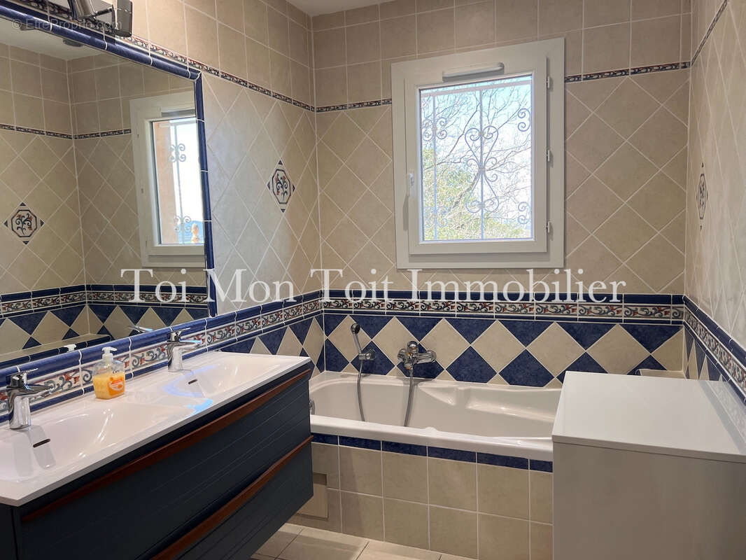 Maison à SAINT-JEAN-DE-CRIEULON