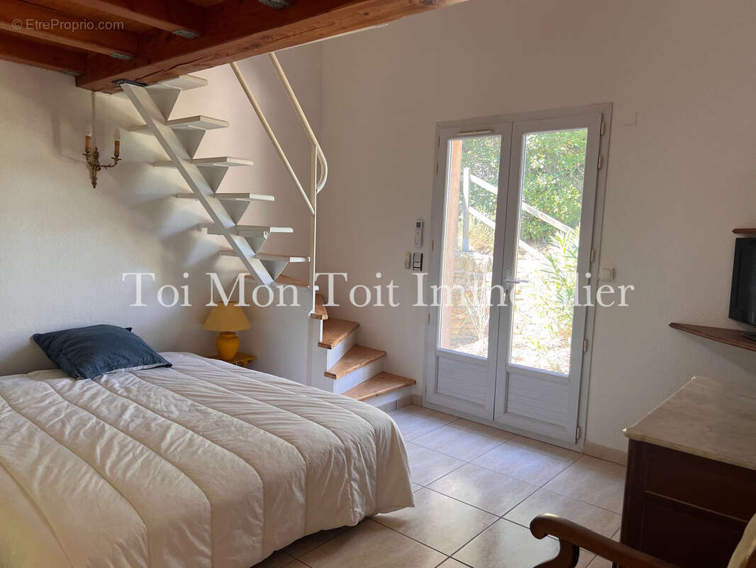 Maison à SAINT-JEAN-DE-CRIEULON