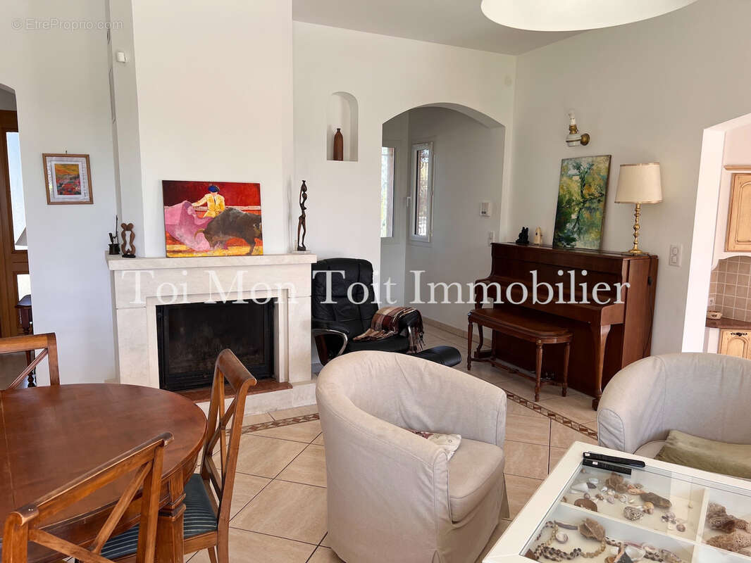 Maison à SAINT-JEAN-DE-CRIEULON