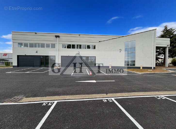 Commerce à FONTENAY-TRESIGNY