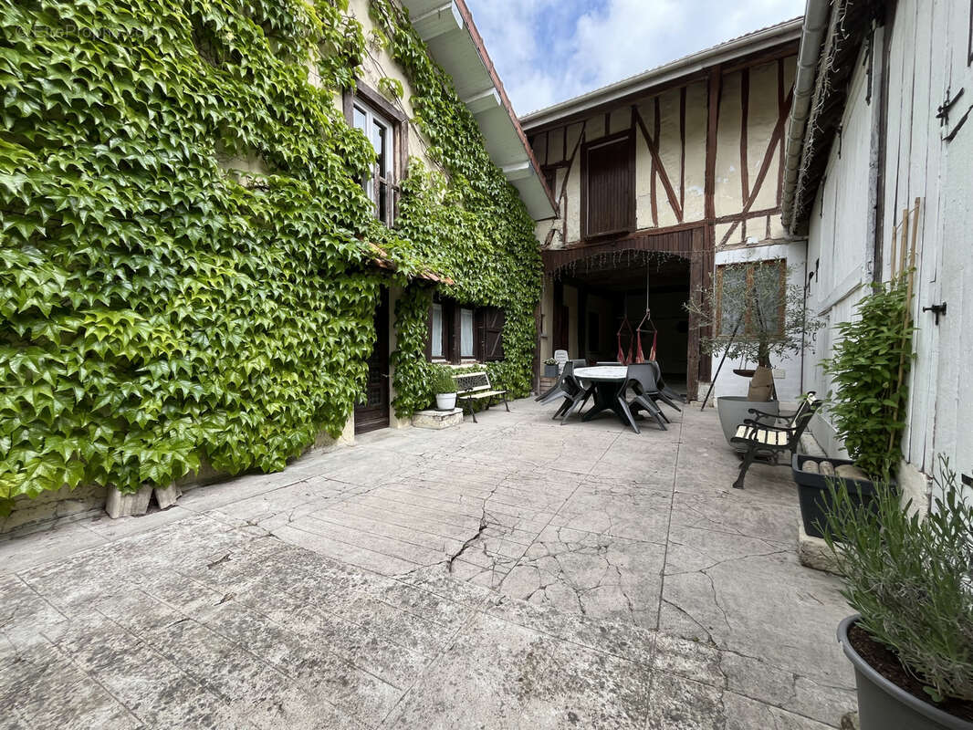 Maison à SAINT-AMAND-SUR-FION