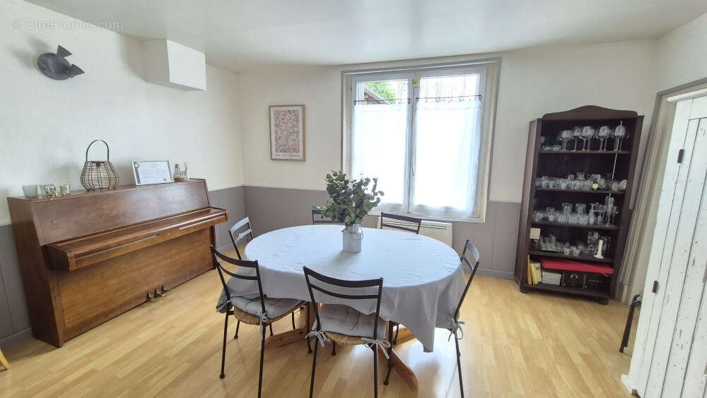 Maison à SAINT-AMAND-SUR-FION