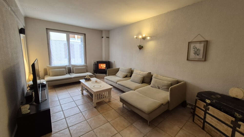 Maison à SAINT-AMAND-SUR-FION