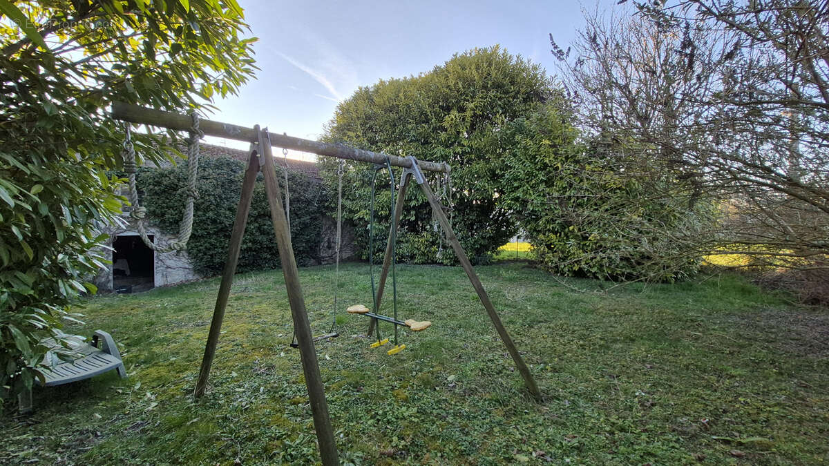 Maison à SAINT-AMAND-SUR-FION