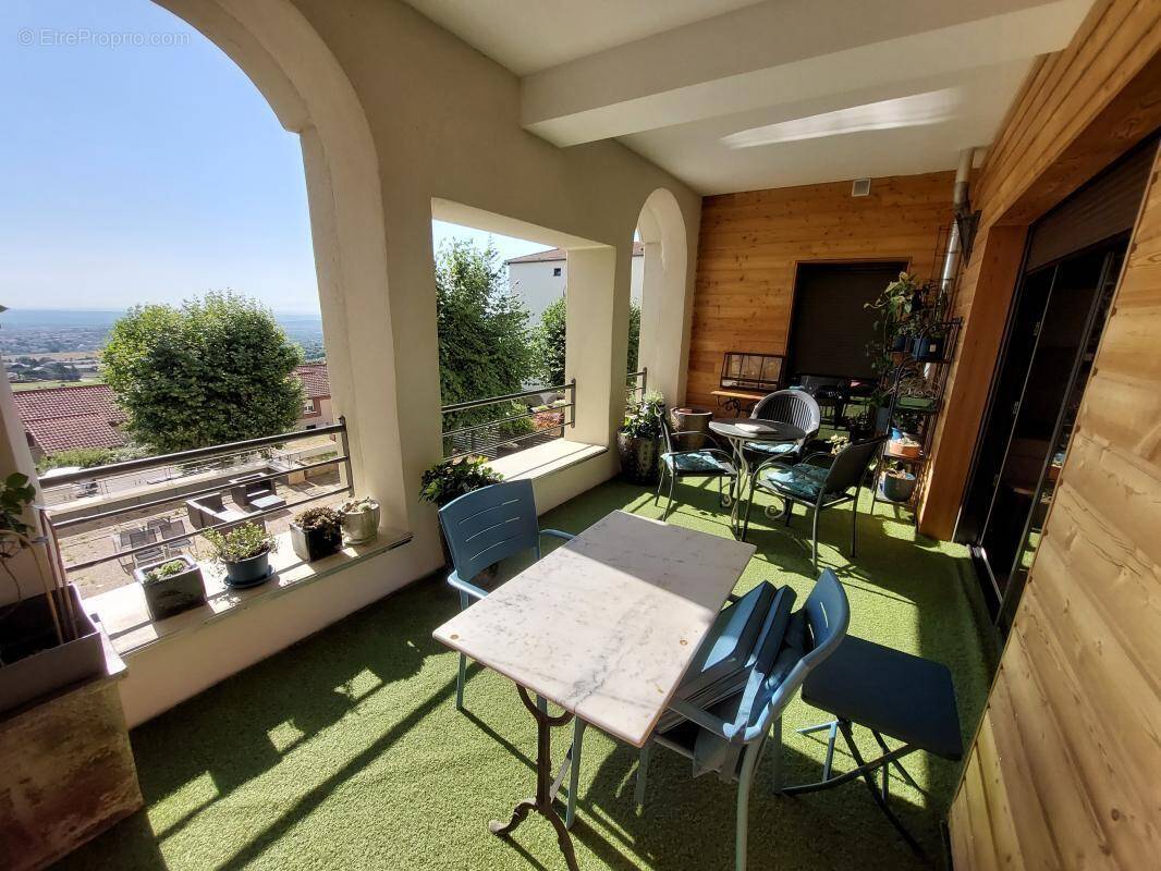 Appartement à MORNANT