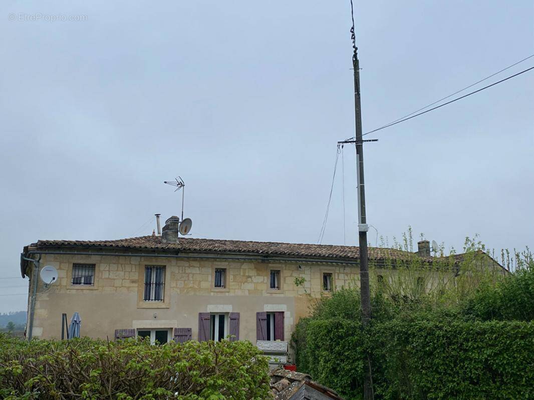 Maison à SAINT-MAGNE-DE-CASTILLON