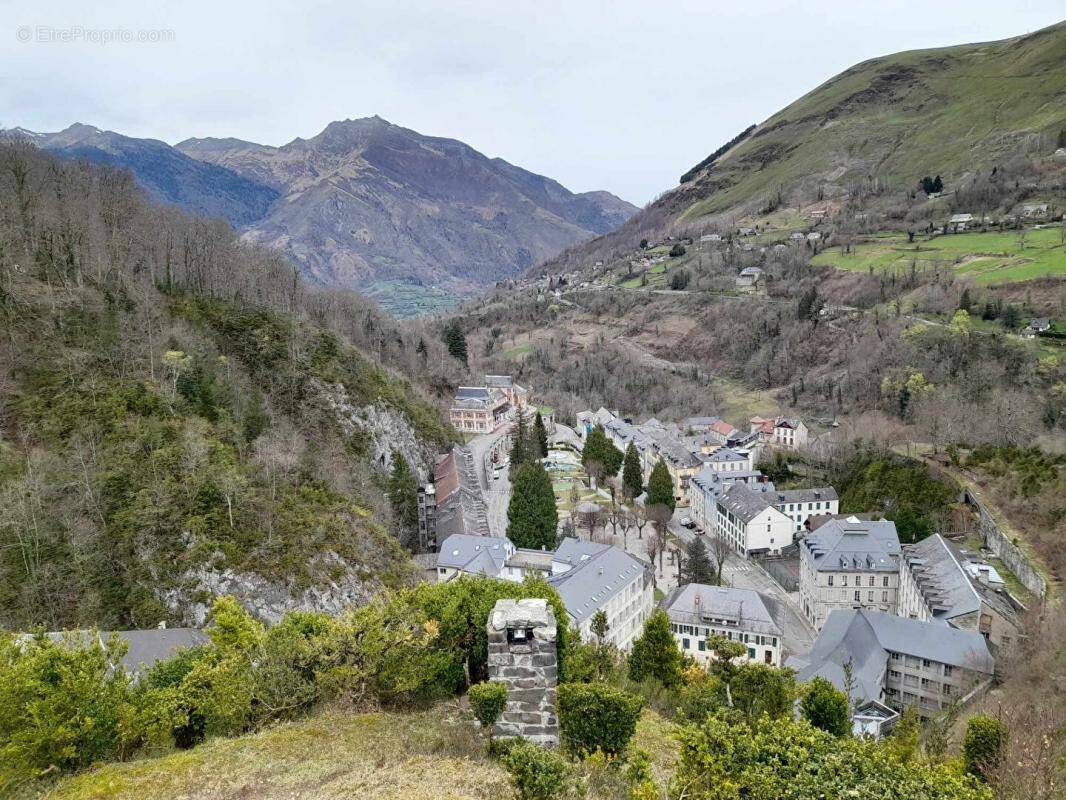 Appartement à EAUX-BONNES