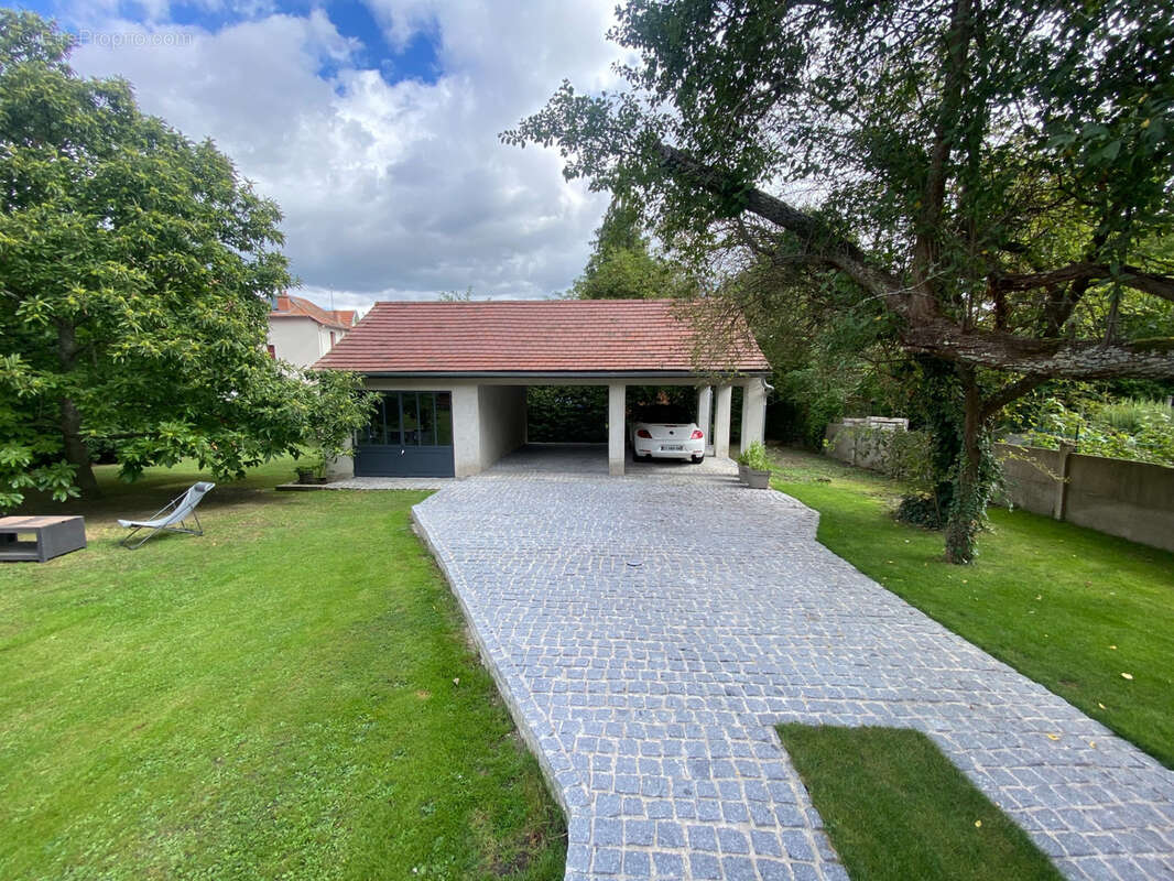 Maison à BELLERIVE-SUR-ALLIER