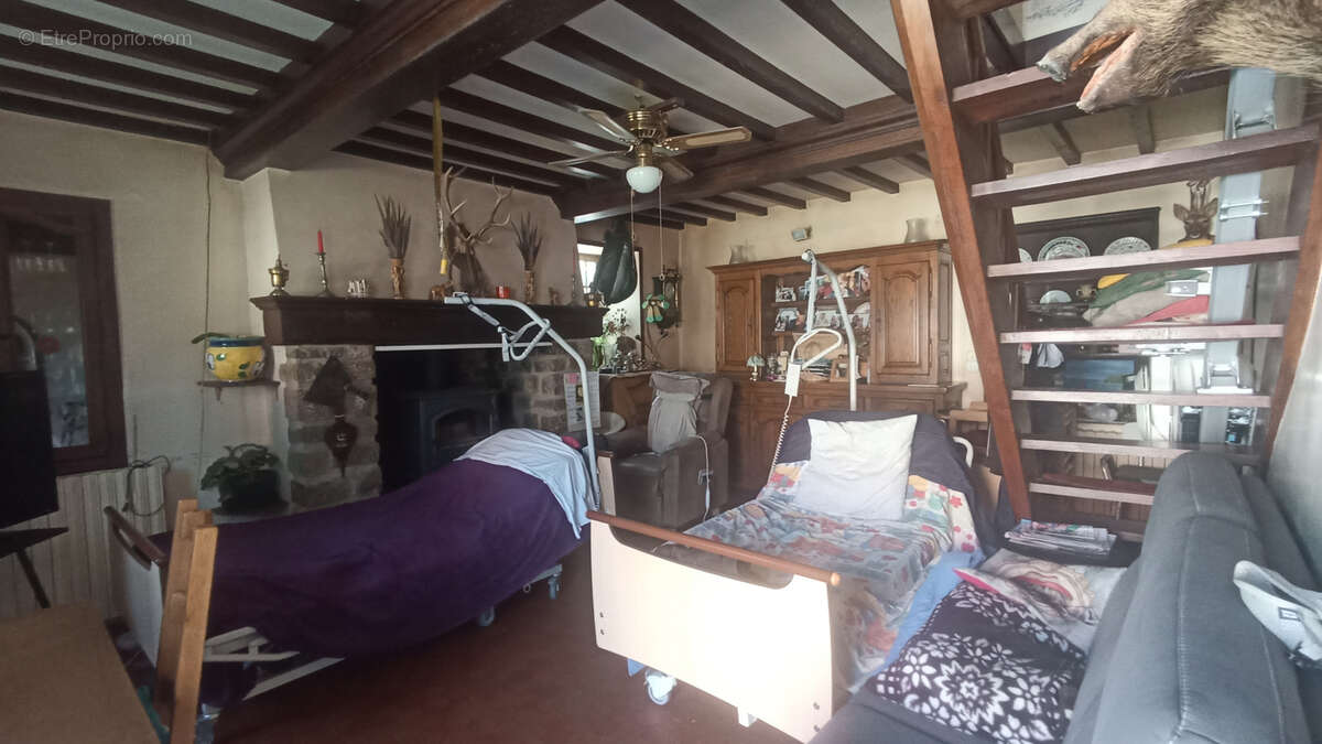 Maison à HEUGUEVILLE-SUR-SIENNE