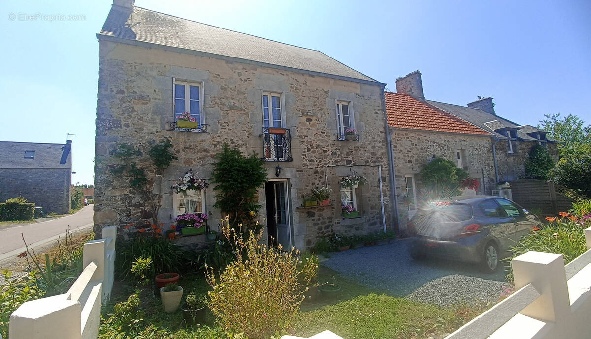Maison à HEUGUEVILLE-SUR-SIENNE