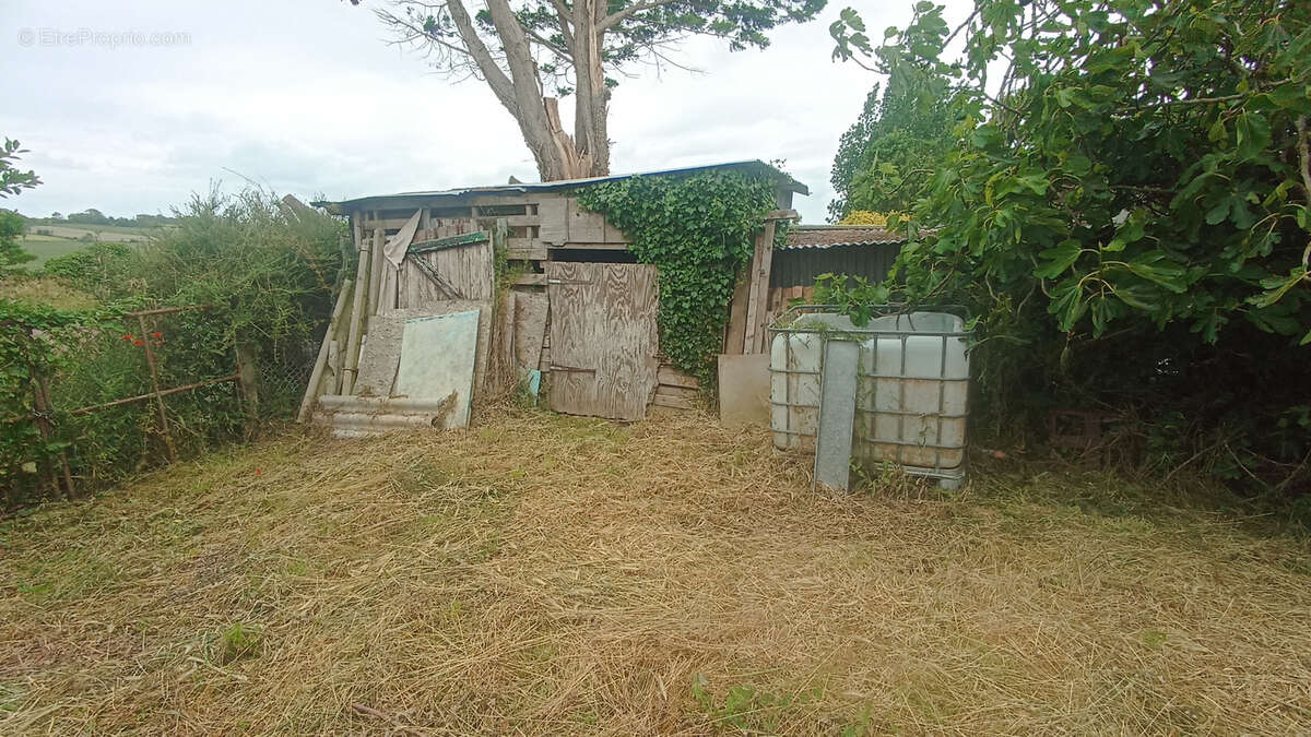 Maison à HEUGUEVILLE-SUR-SIENNE