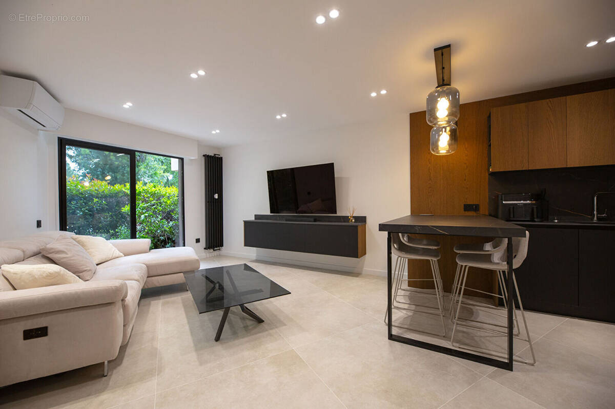 Appartement à MANDELIEU-LA-NAPOULE