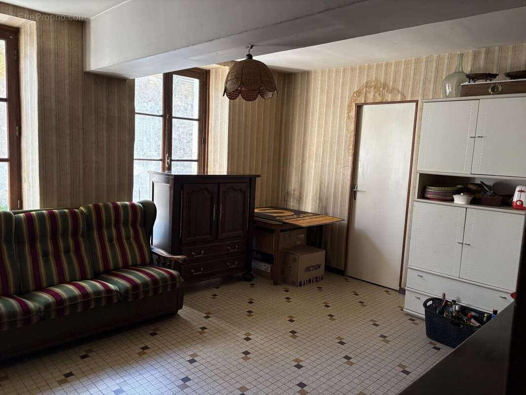 Maison à AILLIERES-BEAUVOIR