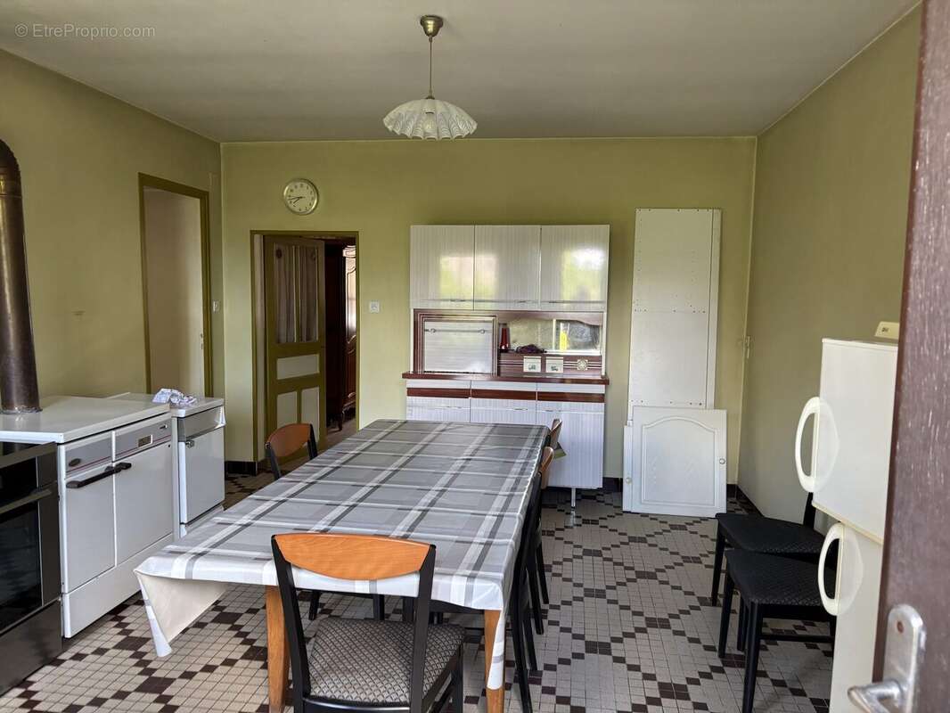 Maison à AILLIERES-BEAUVOIR